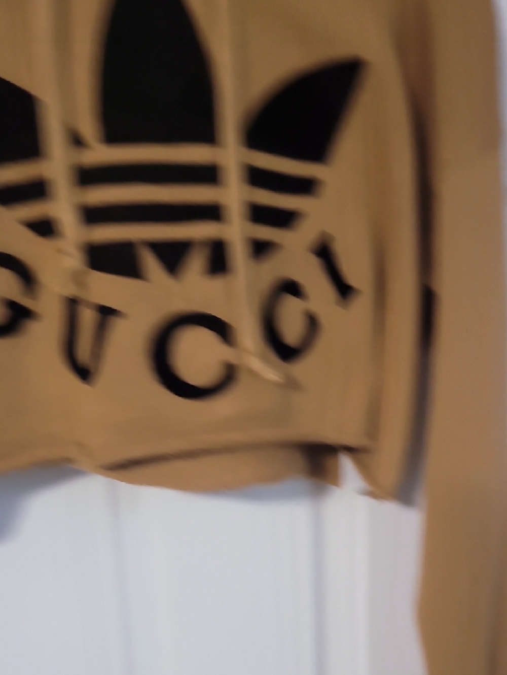 Gucci Tan Cropped Hoodie with Black Logo - Picture 2 of 6